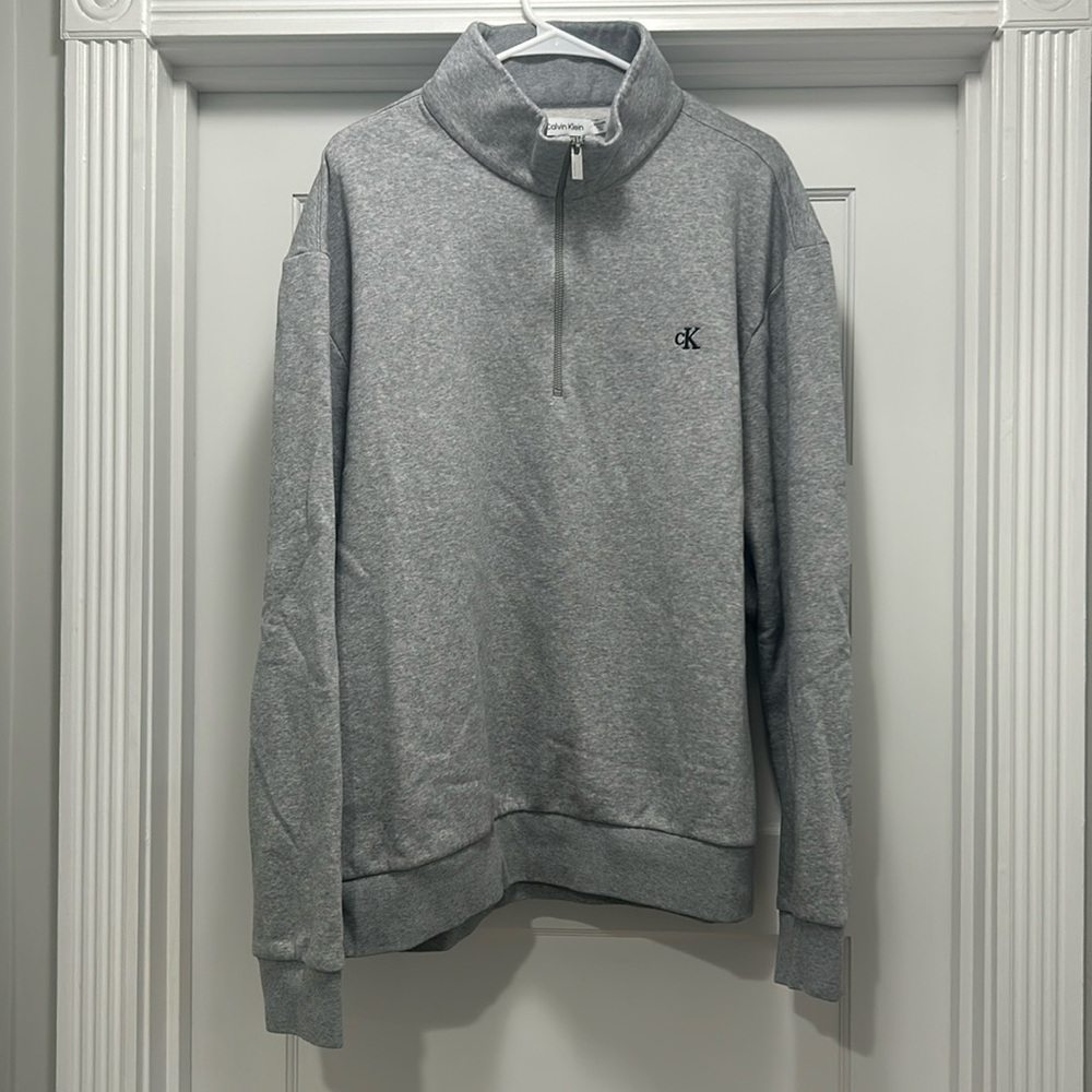 Calvin Klein - Grey 1/4 Zip Sweat shirt, NWOT, XXL